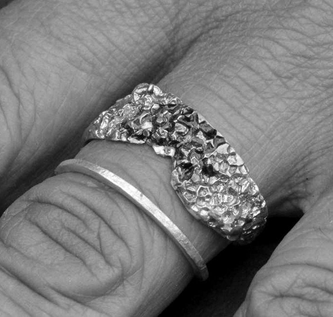 Anillo de forma espiral ajustable de plata en color plata vieja