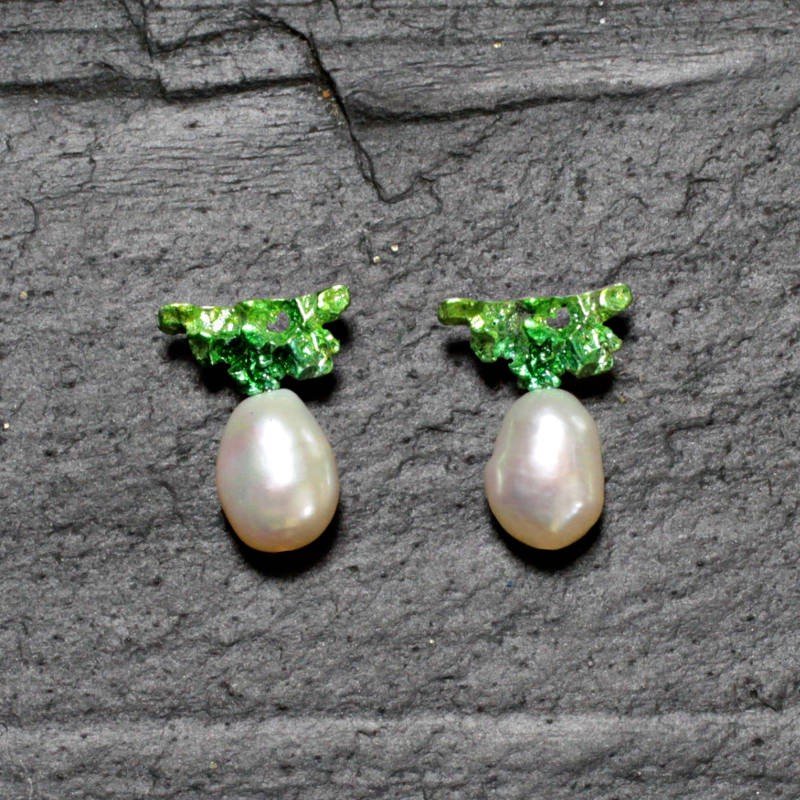 Pendiente de plata y perla natural de agua dulce