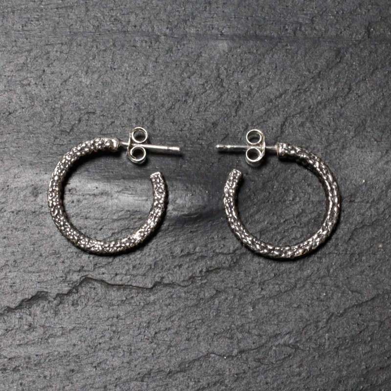 Pendiente aro de plata en color plata vieja