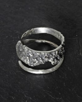 Anillo de forma espiral ajustable de plata en color plata vieja