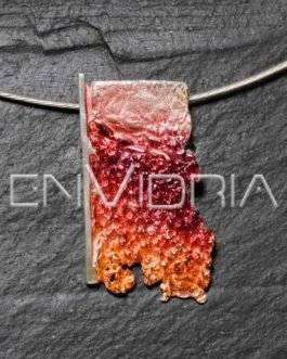 Colgante rectangular de plata en tonos rojo