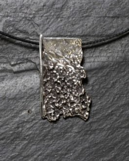 Colgante rectángular de plata en color plata vieja