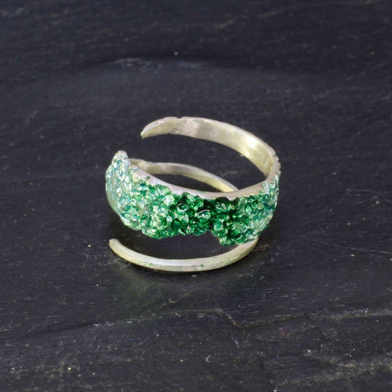 Anillo forma espiral ajustable en plata de ley de color verde