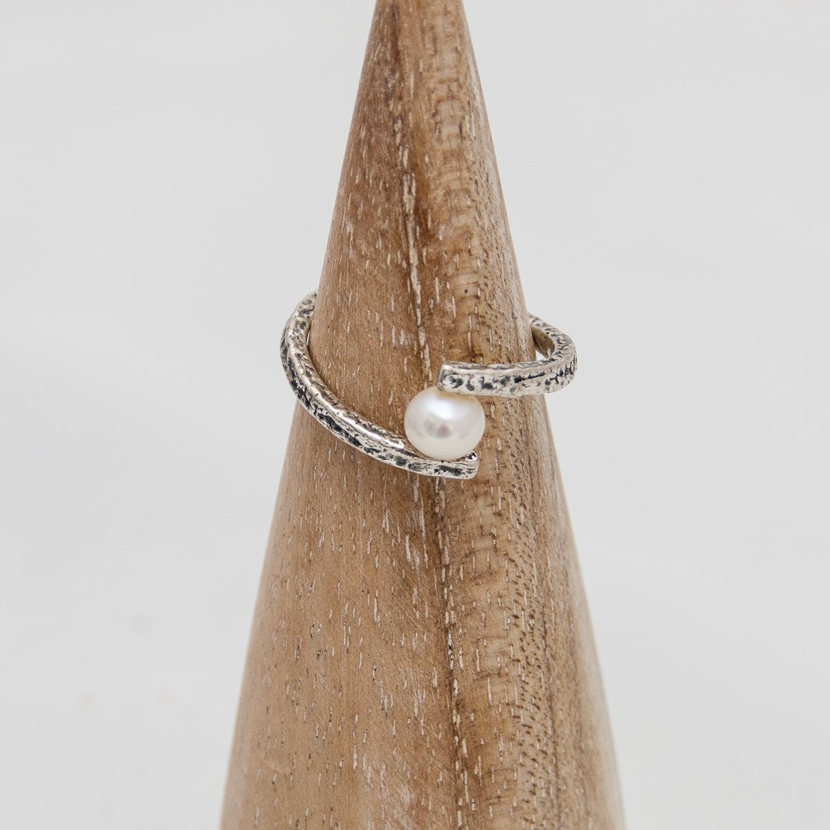 Anillo deplata con perla natural