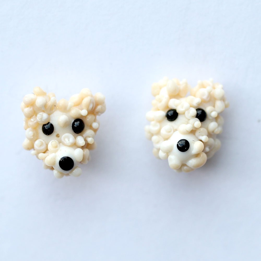 Pendientes perro caniche en vidrio hechos artesanalmente