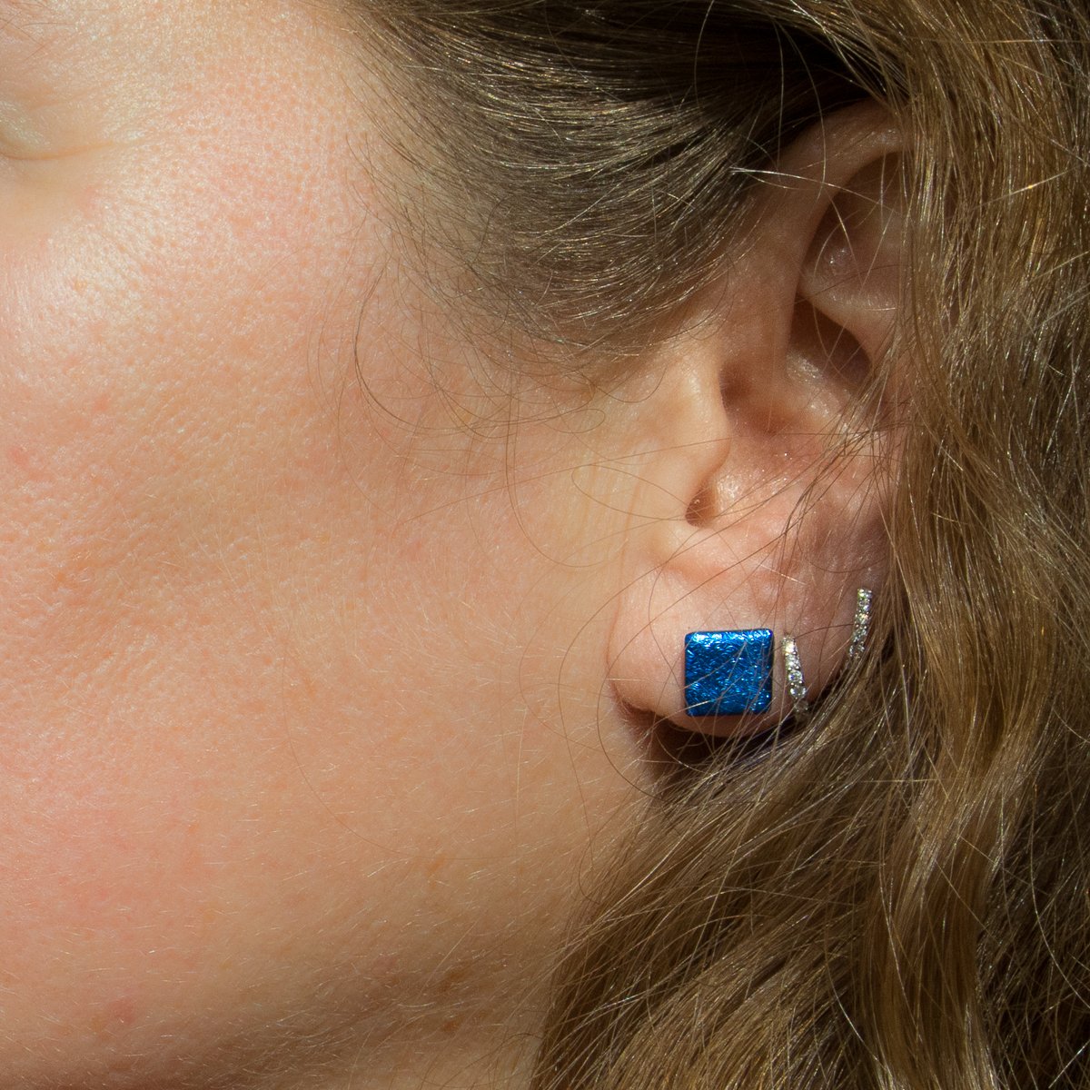 pendientes cuadrados azules textura