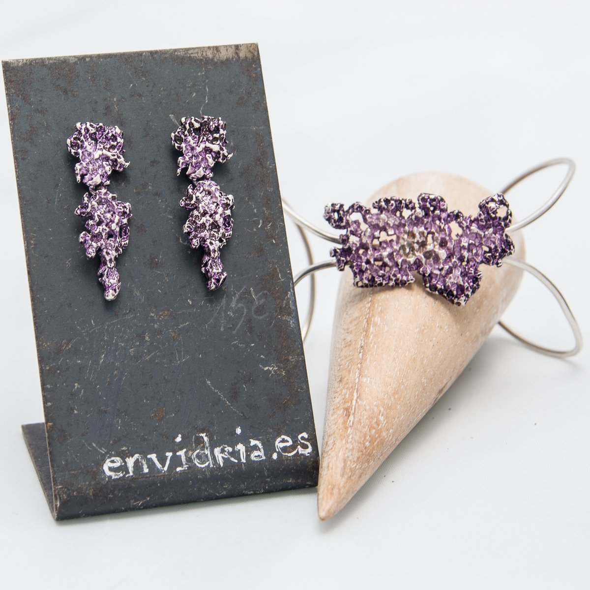 Pendientes de plata de ley esmaltados en tonos lila - Imagen 2